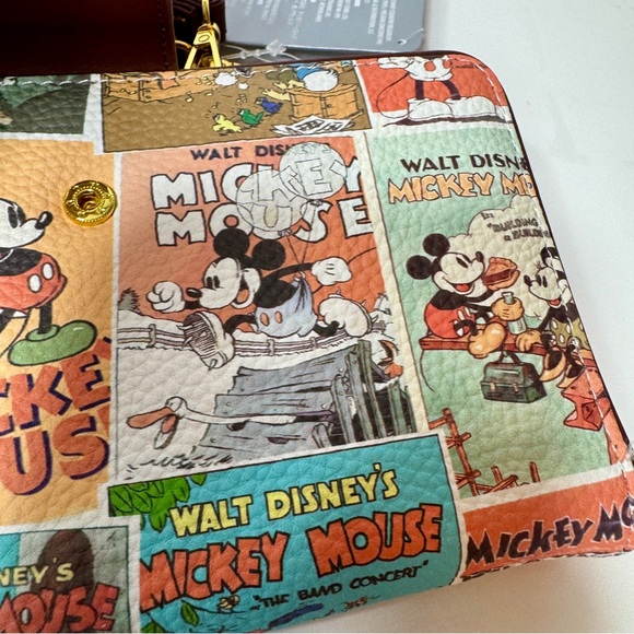 NWT. Disney Parks Mickey Mouse Comic Strip Wallet Wristlet Crossbody bag - Picture 15 of 16